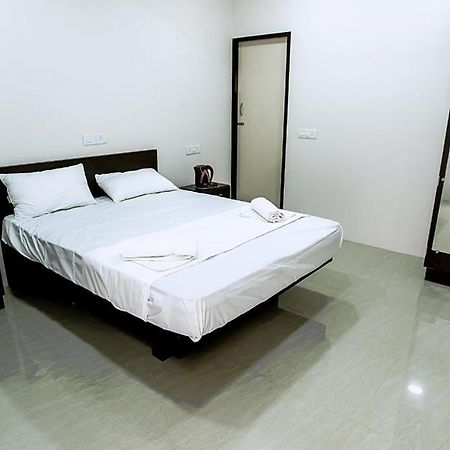 Indra Regency Hotel Thiruttani ภายนอก รูปภาพ