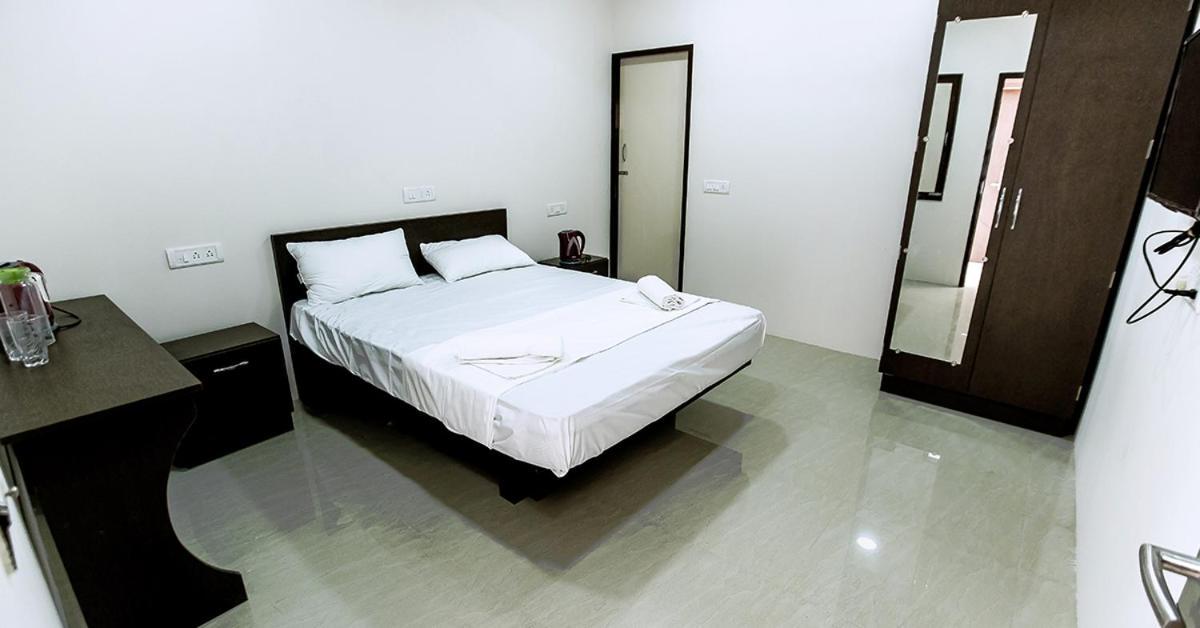 Indra Regency Hotel Thiruttani ภายนอก รูปภาพ